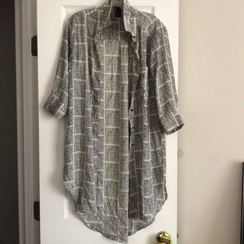 Fun high low shirt perfect for an office look